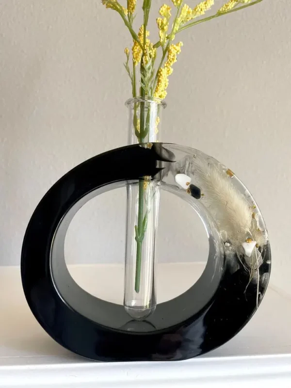 Custom Creative Resin Brand Circle Shape Vase with Mixing Color Resin Flower Vase for Home Decor - Image 2