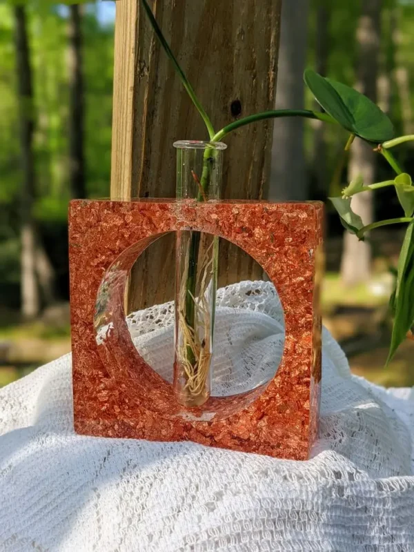 Custom Creative Resin Brand Circle Shape Vase with Mixing Color Resin Flower Vase for Home Decor - Image 5