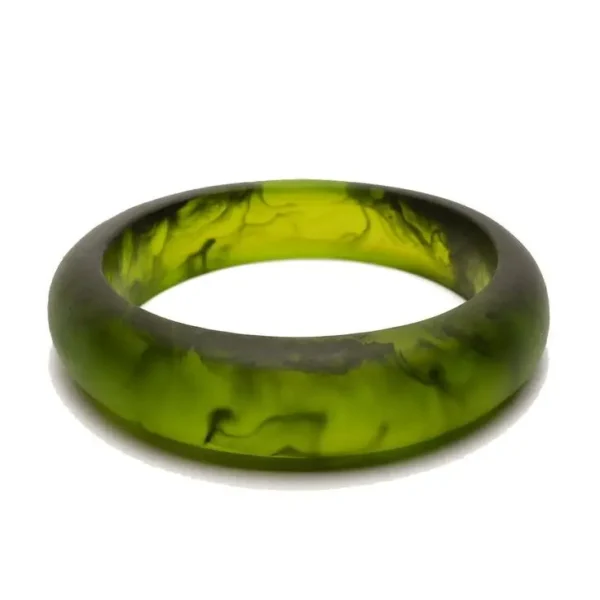Eco-friendly Epoxy Resin Fashion Pressed Clear Resin Bracelet Bangle for Female with Multi Colour Partywear Bangles